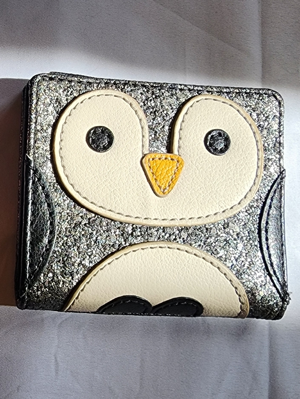 EUC Fossil Madison Bifold Wallet Penguin